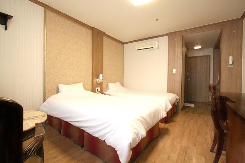 Changwon Olympic Hotel Exterior photo