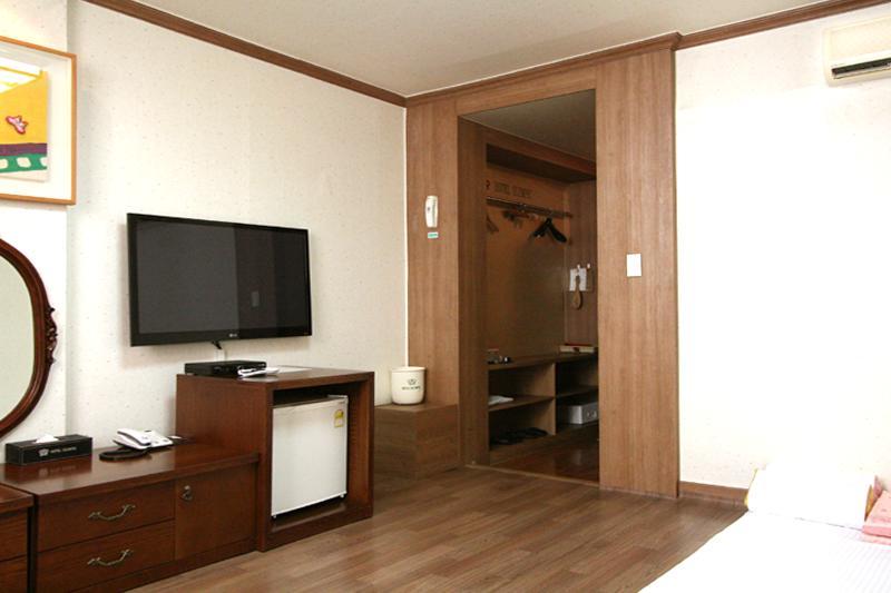 Changwon Olympic Hotel Exterior photo