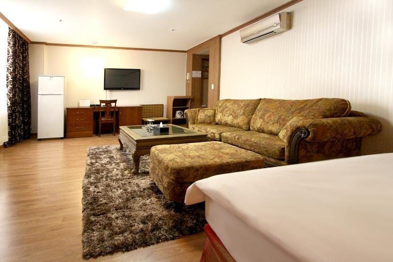 Changwon Olympic Hotel Exterior photo