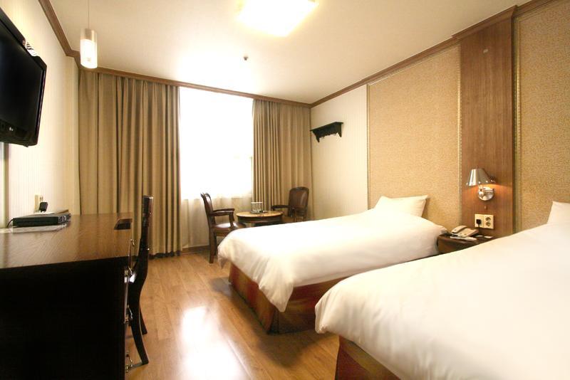 Changwon Olympic Hotel Exterior photo