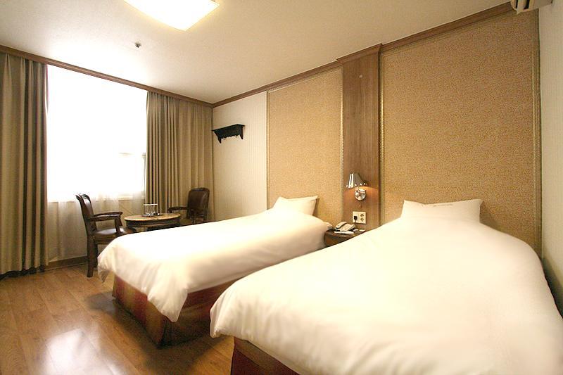 Changwon Olympic Hotel Exterior photo